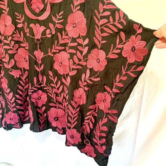 LAYERZ CLOTHING Floral Embroidered Relaxed Fit Poncho in Black Maroon SZ M - Picture 2 of 7